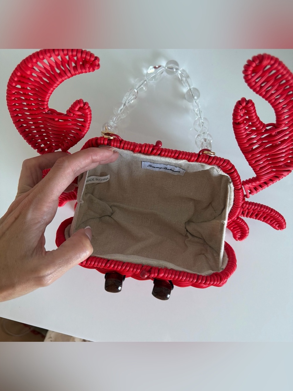 Tommy Bahama Viral Crab Red Wicker  Crossbody Bag Beaded Handle & Gold Chain New - Picture 3 of 4